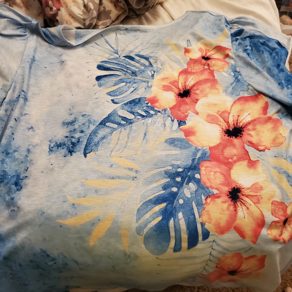 Color Flower Top - Picture 3 of 3